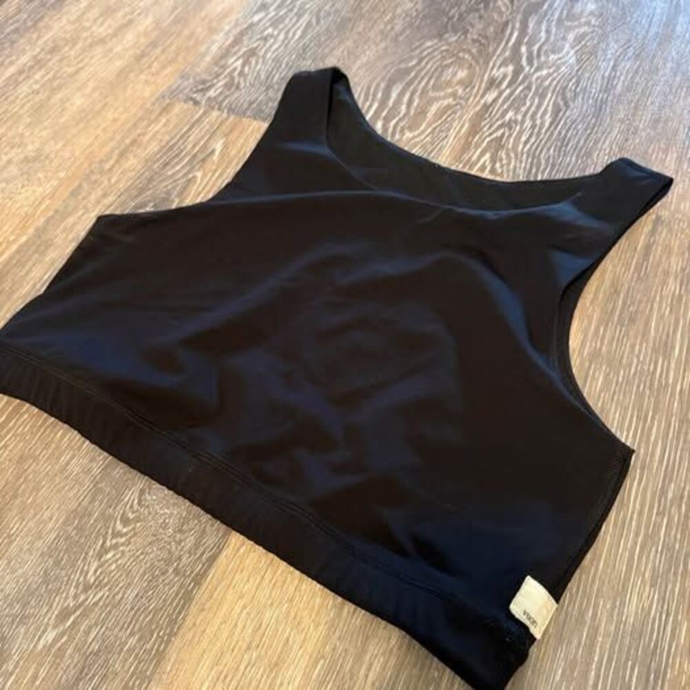 Vuori Black Crop Tank
